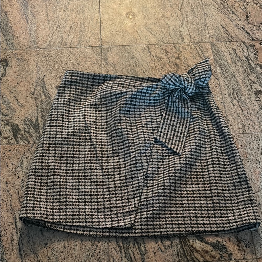 Aritzia (Wilfred) Plaid mini skirt